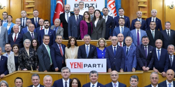 YENİ Parti AYM Savunmasını Tamamladı ve Olası İsim Değişikliği Seçeneklerini Netleştirdi