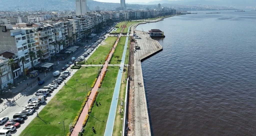 CHP İzmir İl Başkanı Gümrükçü Yedi İlçe Belediye Başkanının AKP İle Görüştüğünü İddia Etti