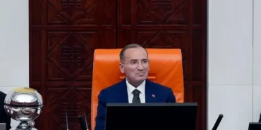 Bekir Bozdağ Sağlık Sorunlarını Gerekçe Göstererek TBMM Başkanvekilliğinden İstifa Etti