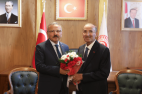 Bekir Bozdağ Sağlık Gerekçesiyle TBMM Başkanvekilliğini Yusuf Beyazıt'a Devretti