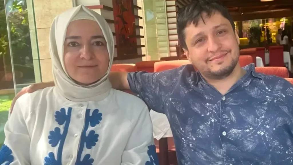 İstanbul Cumhuriyet Başsavcılığı, Fatma Betül Sayan Kaya ve İlyas Kaya'nın adının geçtiği 141 kişilik listeye ilişkin açıklama yaptı. İlgililer hakkında bugün yeni karar alınmadığı, önceki malvarlığı tedbirinin kurumlara iletildiği belirtildi.