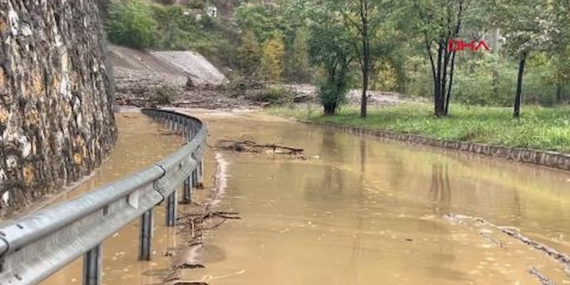 Geyve’de Sağanak Sonrası Heyelan Nedeniyle İki Mahallenin Bağlantı Yolu Kapandı