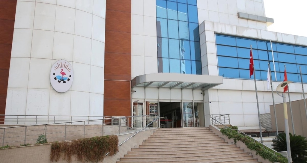 Çiğli Belediyesi Şirketi ÇİBEL Çalışanları Maaş Gecikmeleri Nedeniyle Yarım Gün İş Bırakacak